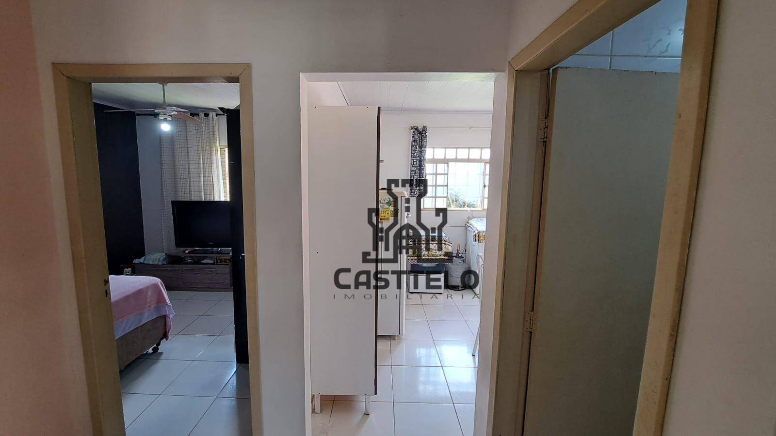 Casa à venda com 4 quartos, 83m² - Foto 4