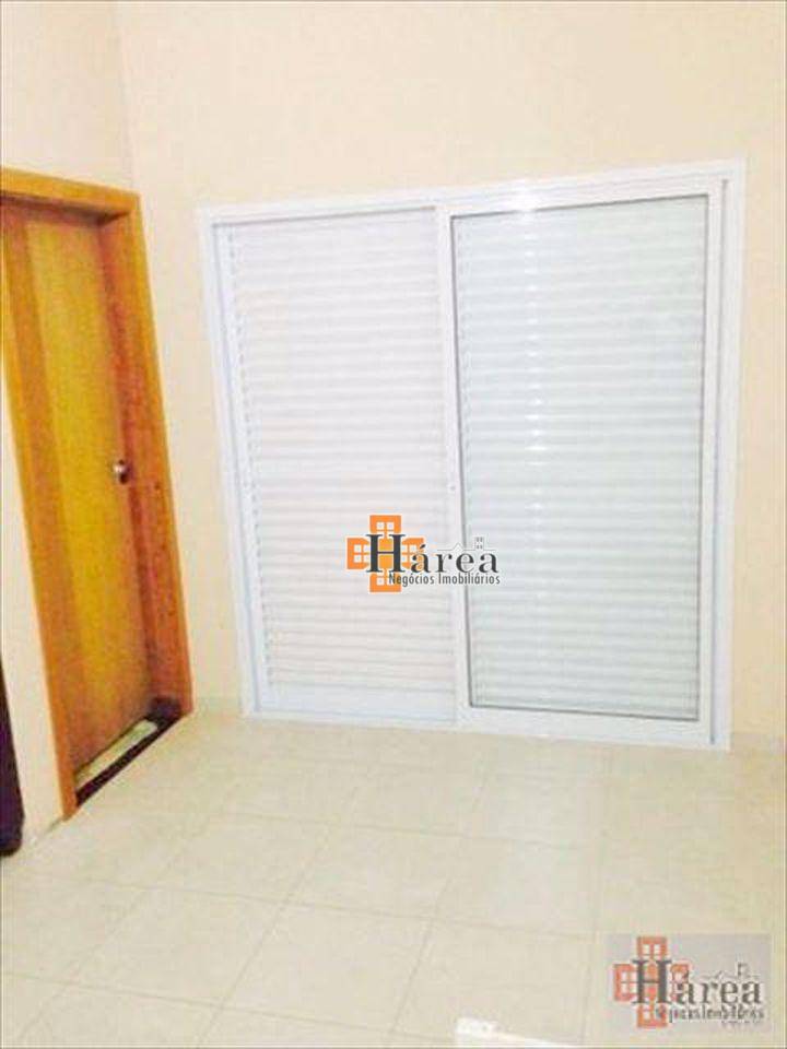 Casa à venda com 2 quartos, 140m² - Foto 9