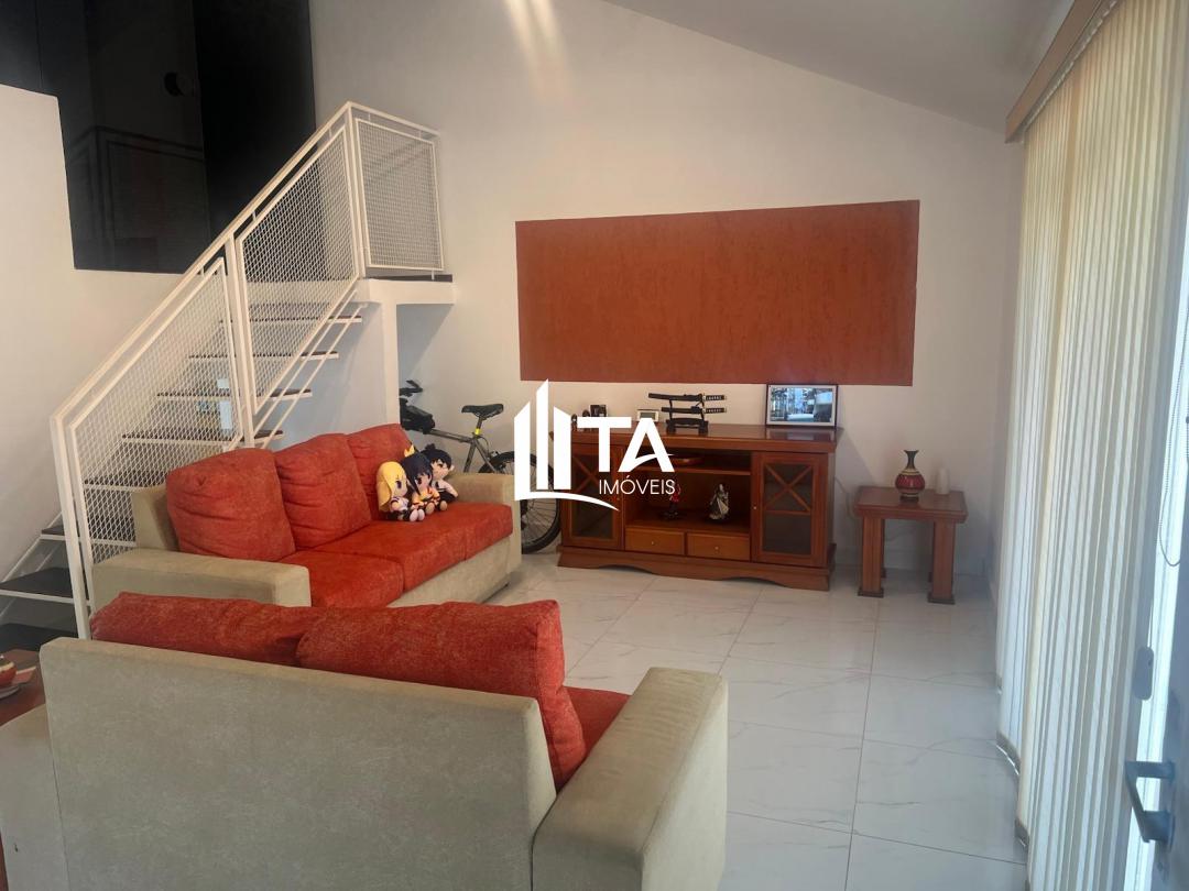 Casa à venda com 4 quartos, 288m² - Foto 1