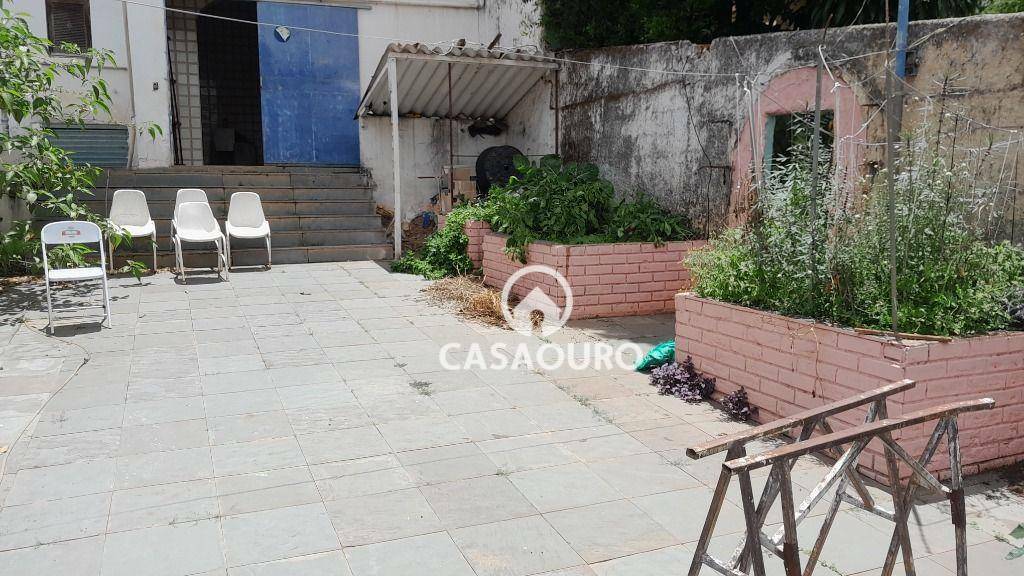 Casa à venda com 6 quartos, 400m² - Foto 5