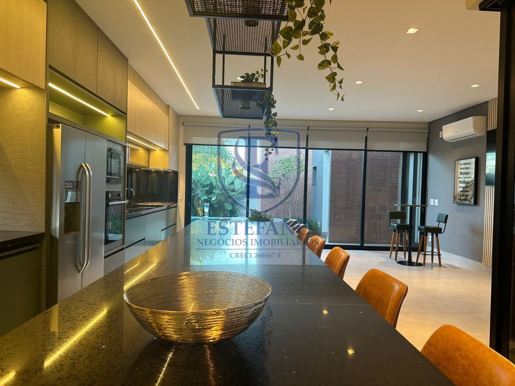Casa à venda e aluguel com 3 quartos, 450m² - Foto 7