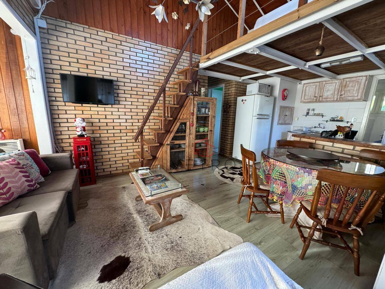 Casa à venda com 3 quartos, 65m² - Foto 3