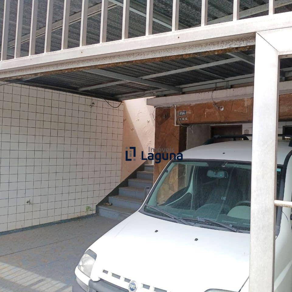 Sobrado, 3 quartos, 214 m² - Foto 1