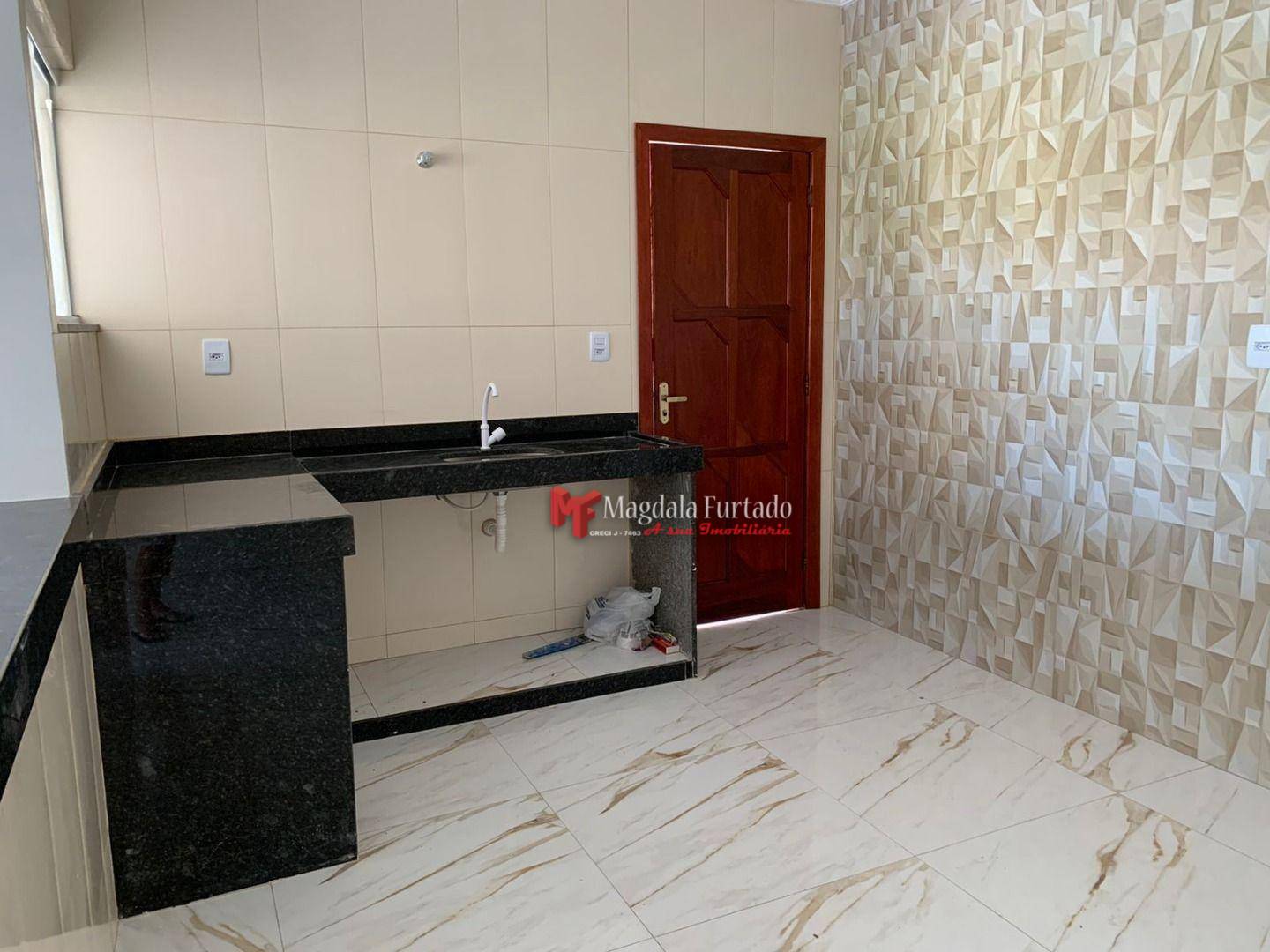 Casa à venda com 2 quartos, 105m² - Foto 1