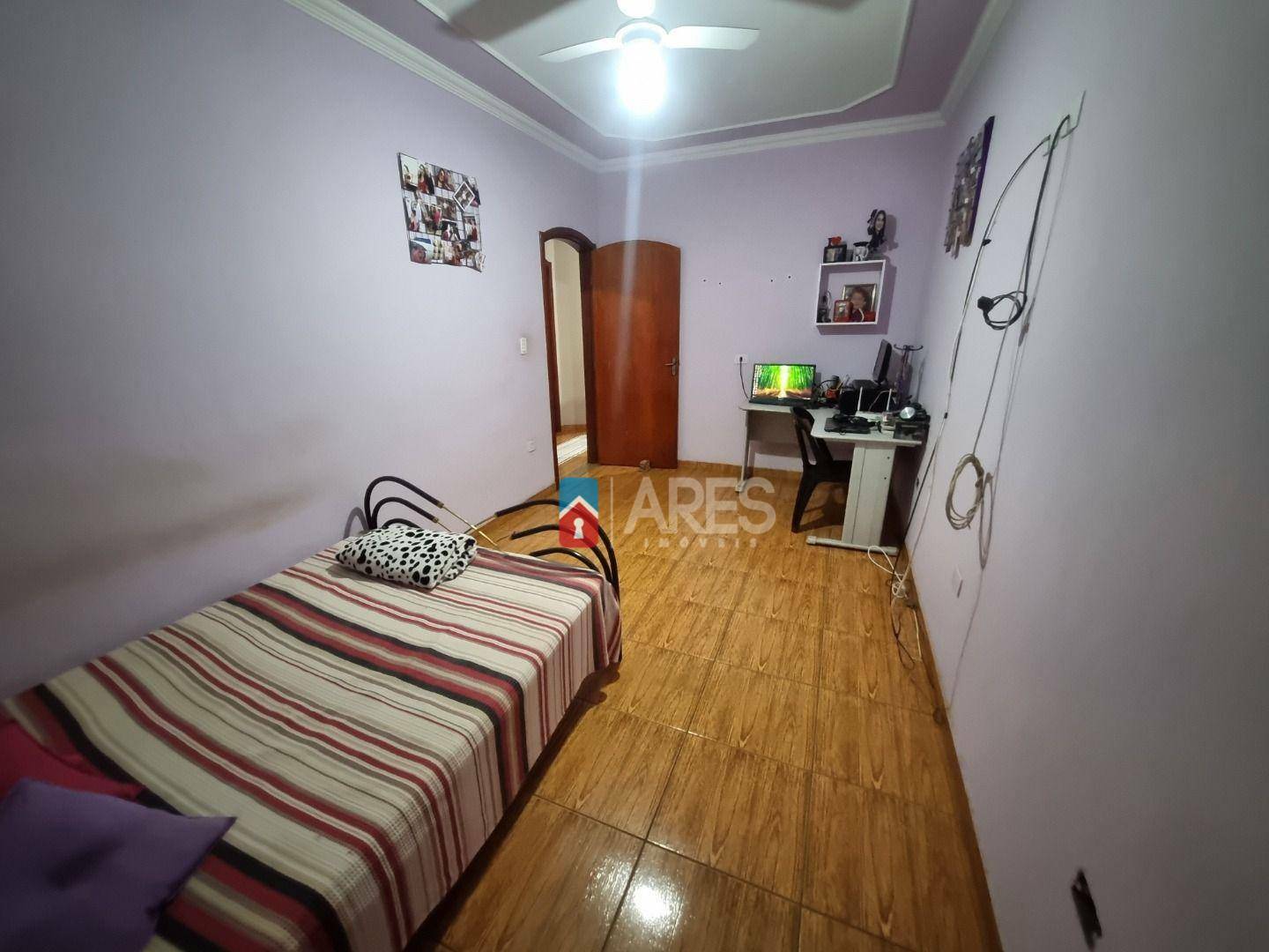 Casa à venda com 4 quartos, 135m² - Foto 15