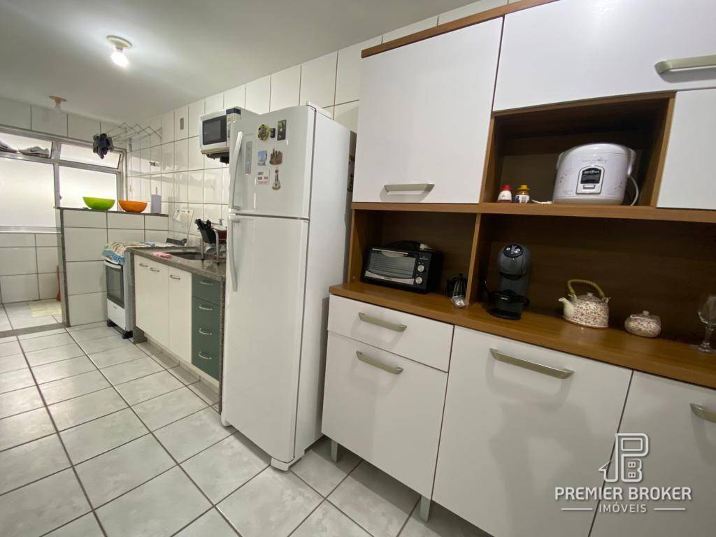 Apartamento à venda com 2 quartos, 67m² - Foto 5