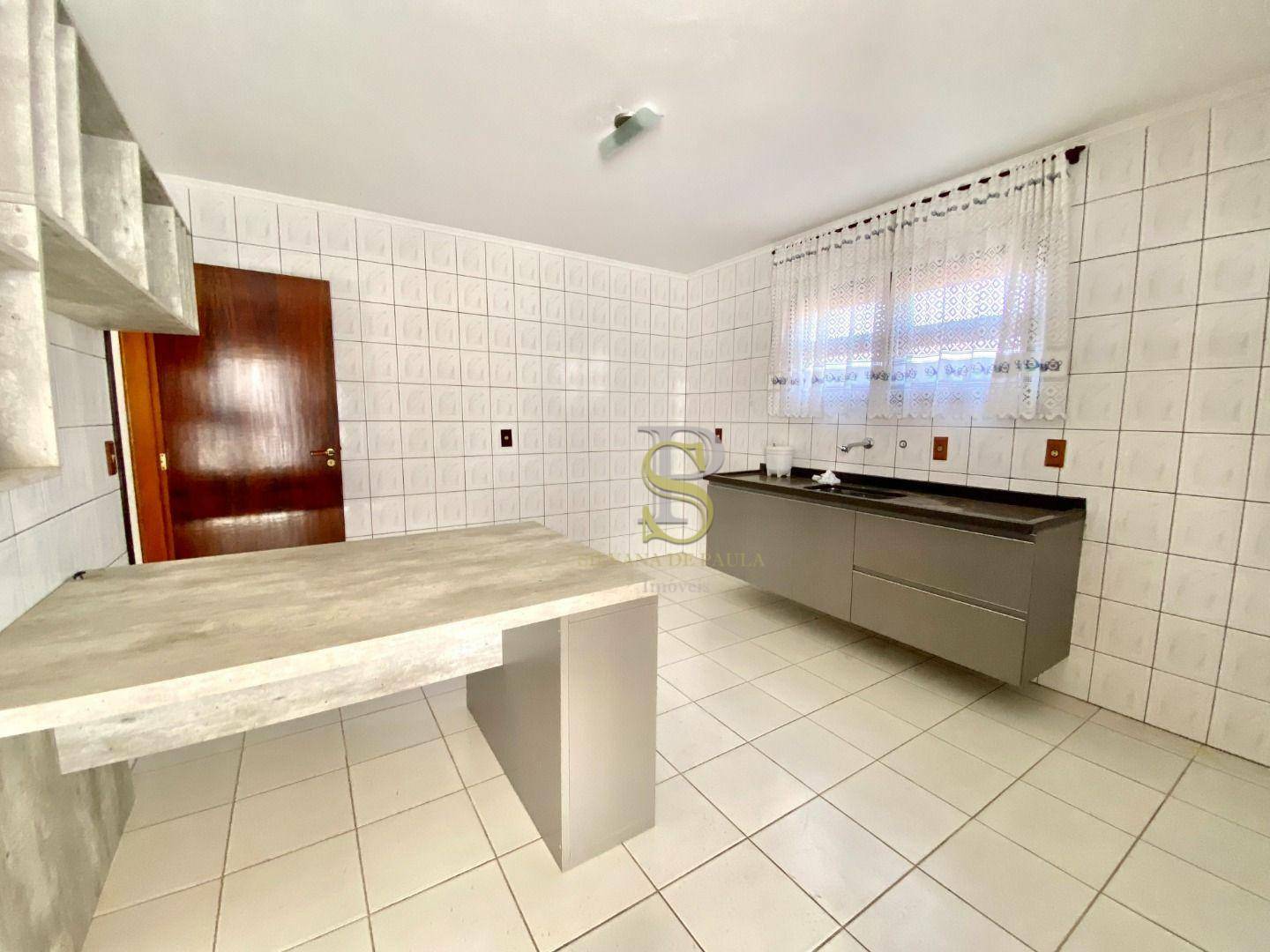 Casa à venda com 3 quartos, 450m² - Foto 18