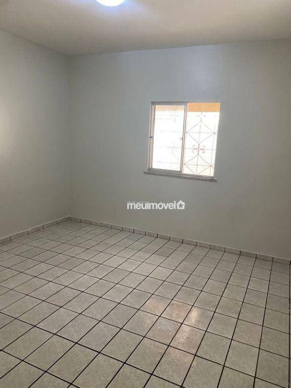 Casa à venda com 3 quartos, 200m² - Foto 14