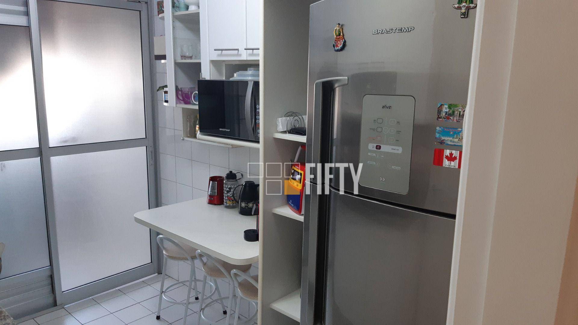 Apartamento à venda com 3 quartos, 75m² - Foto 4