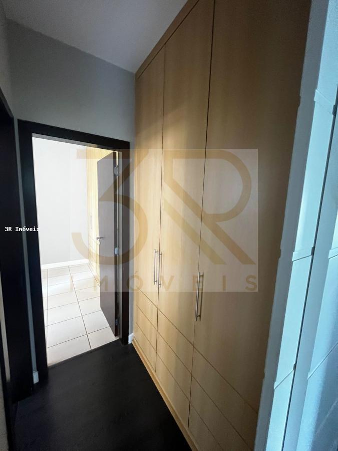 Apartamento para alugar com 3 quartos, 138m² - Foto 10