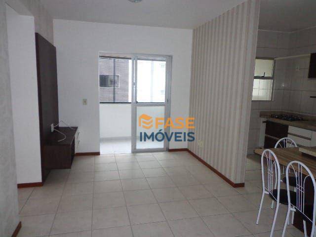 Apartamento à venda com 2 quartos, 77m² - Foto 2