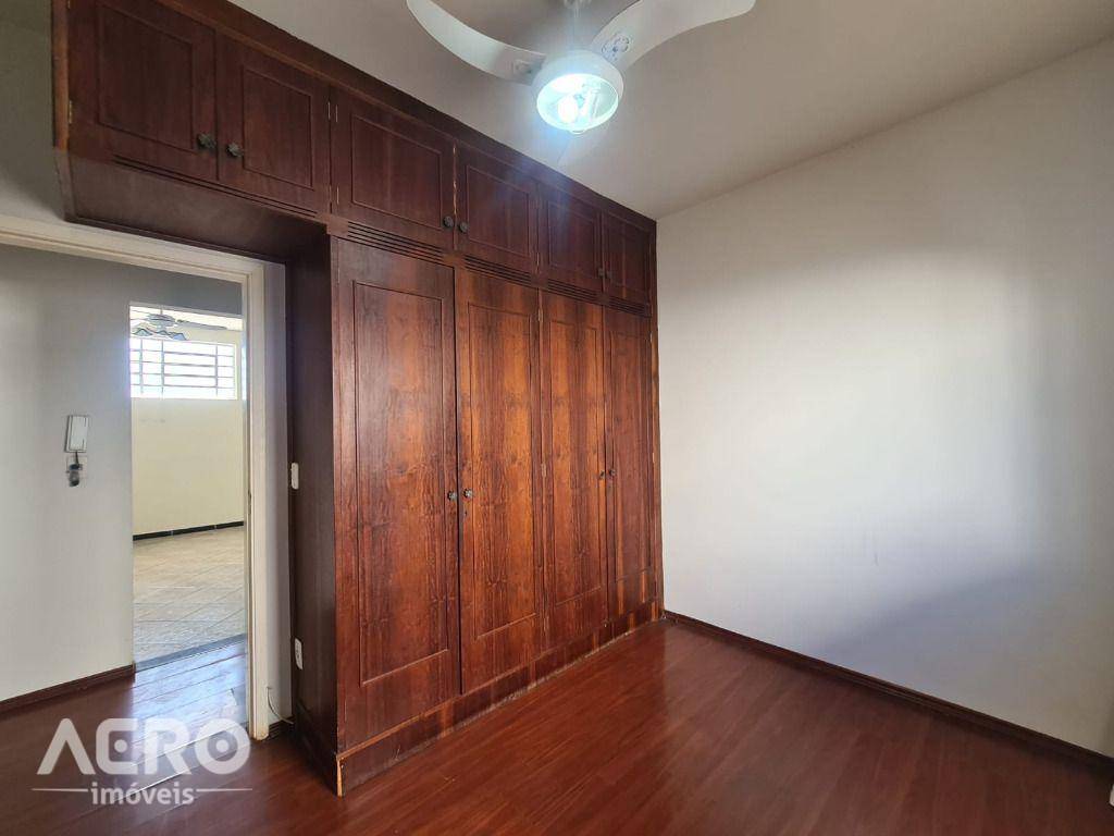 Casa à venda com 3 quartos, 170m² - Foto 10