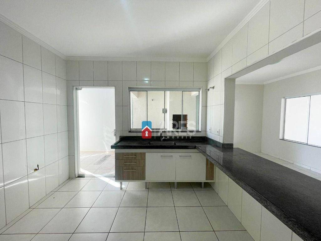 Casa para alugar com 3 quartos, 117m² - Foto 8