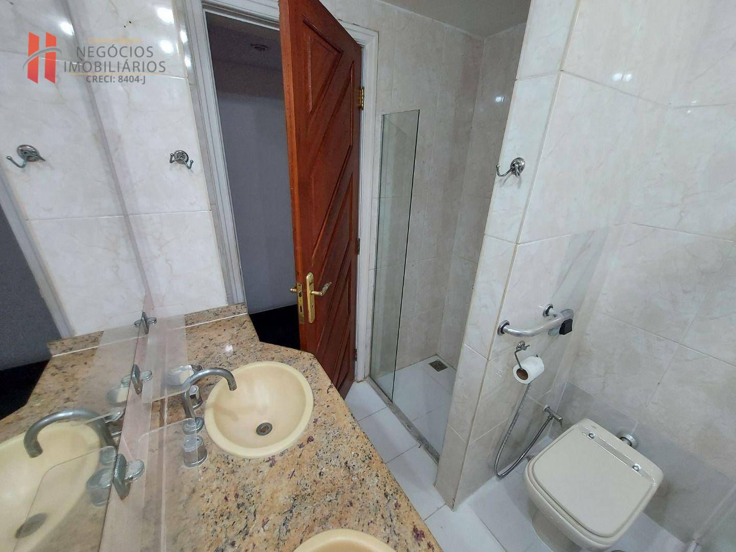 Apartamento à venda com 3 quartos, 210m² - Foto 23