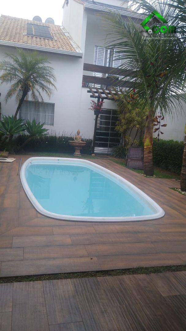 Casa à venda com 3 quartos, 99m² - Foto 2