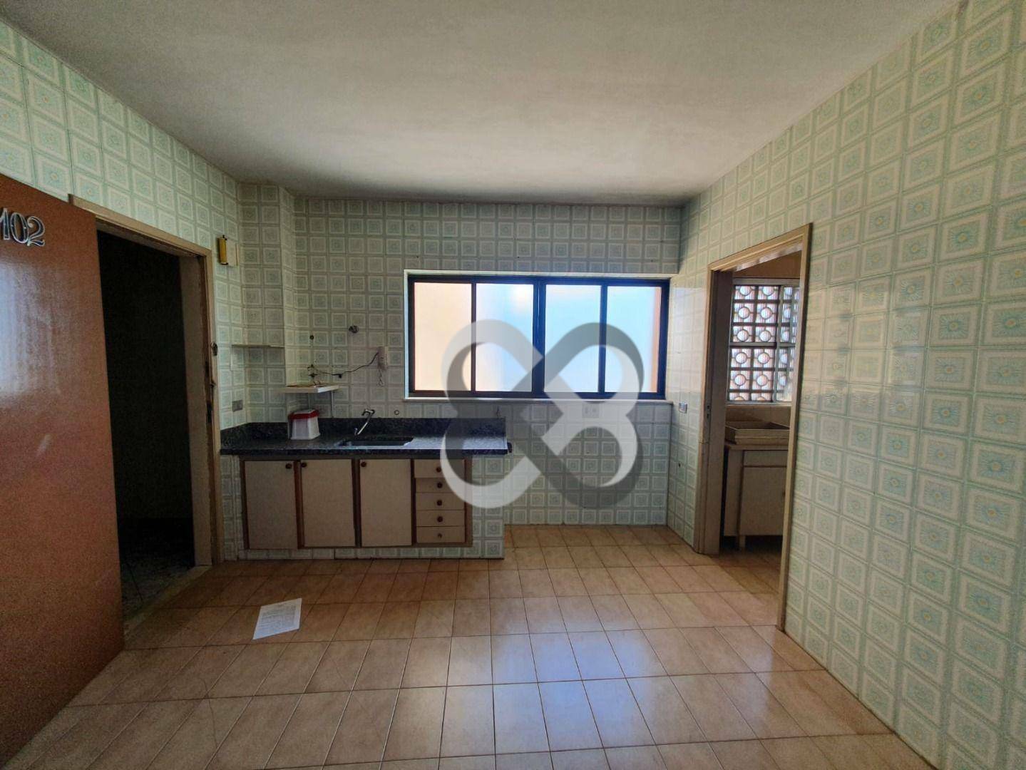 Apartamento à venda com 3 quartos, 168m² - Foto 6