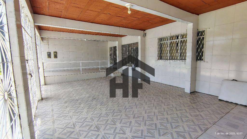 Casa à venda com 4 quartos, 272m² - Foto 2