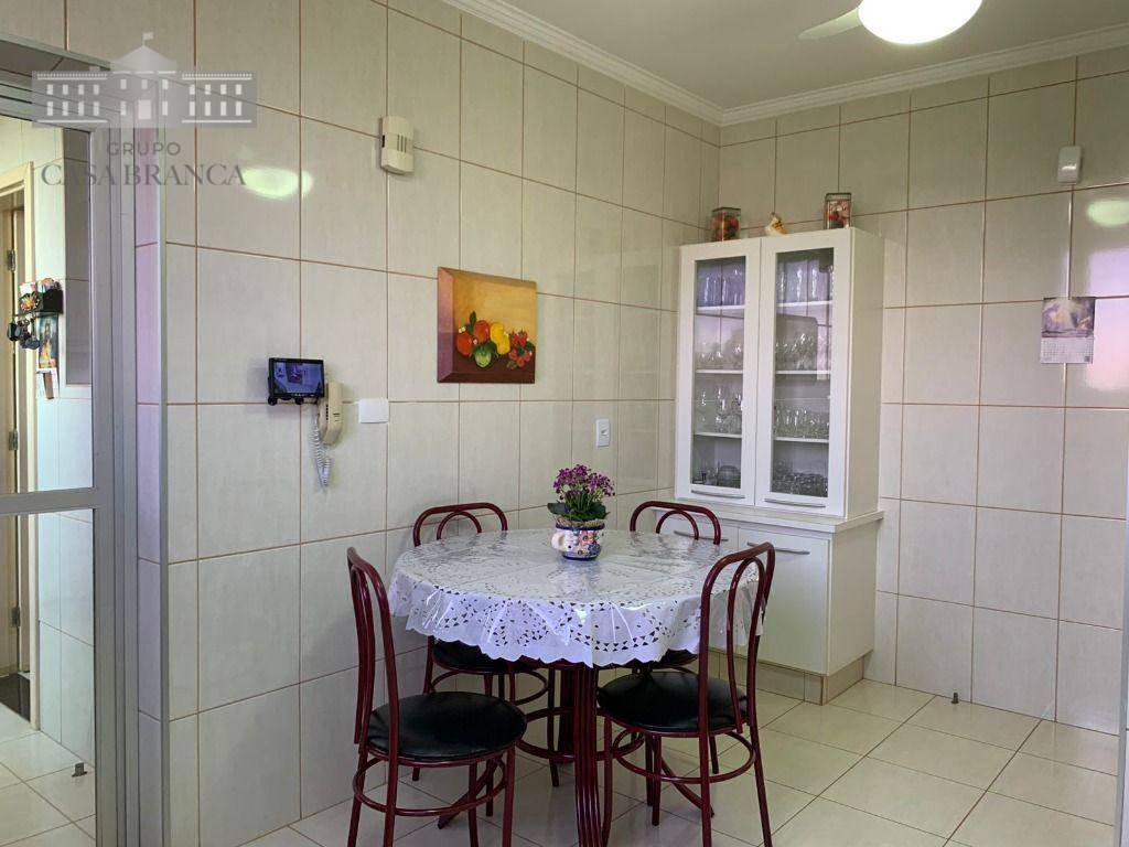 Apartamento à venda com 3 quartos, 189m² - Foto 17