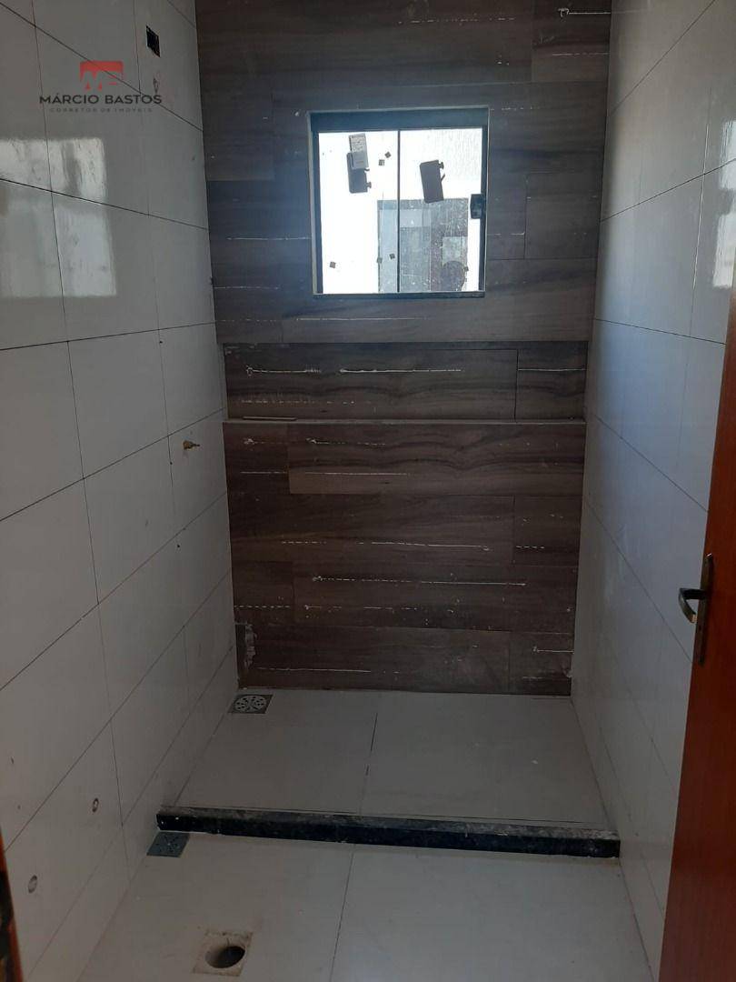 Casa à venda com 3 quartos, 108m² - Foto 14