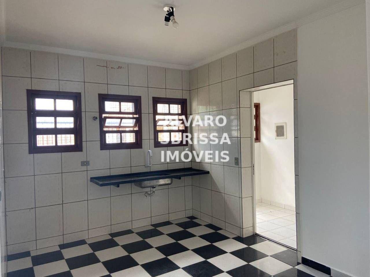 Casa à venda com 4 quartos, 230m² - Foto 10