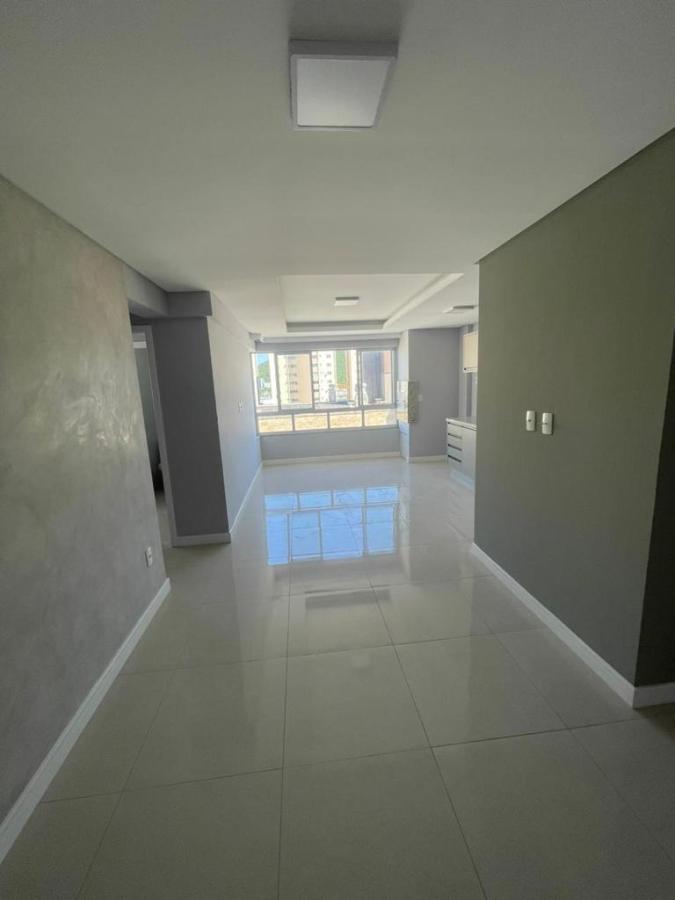 Apartamento à venda com 2 quartos, 68m² - Foto 7