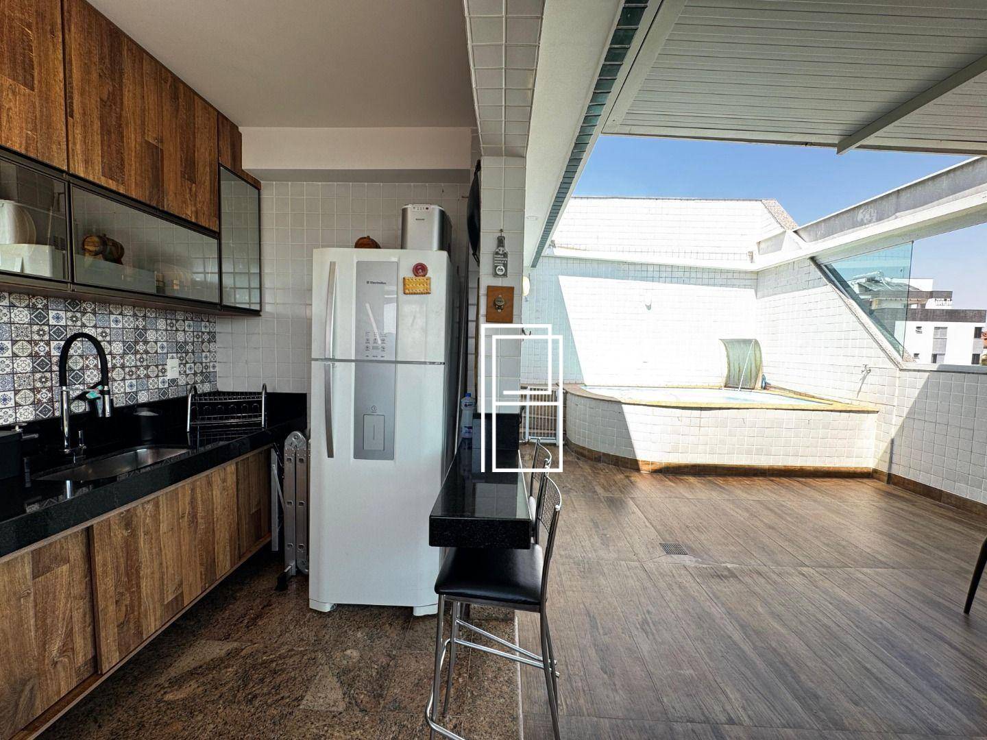 Cobertura, 4 quartos, 209 m² - Foto 3