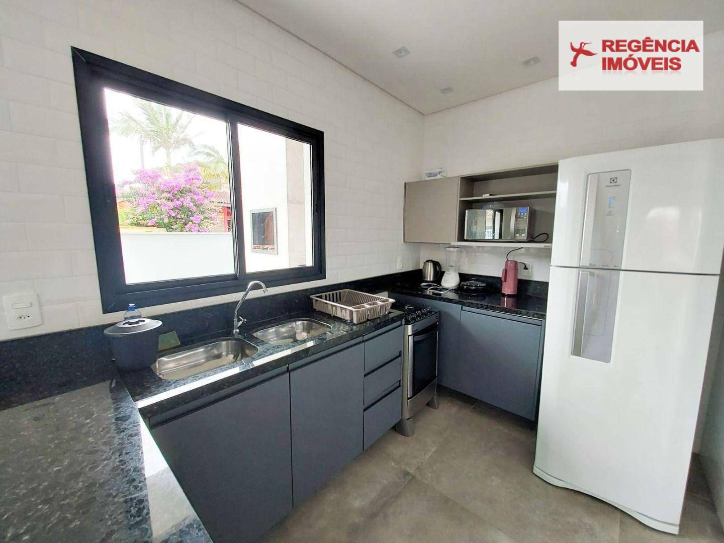 Casa à venda com 3 quartos, 95m² - Foto 10