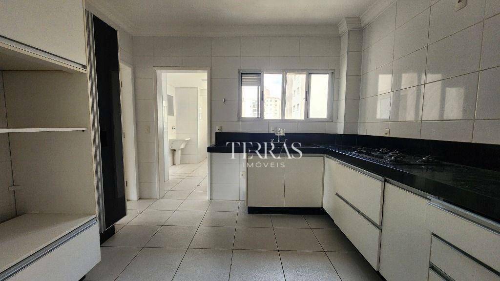 Apartamento à venda com 3 quartos, 134m² - Foto 5