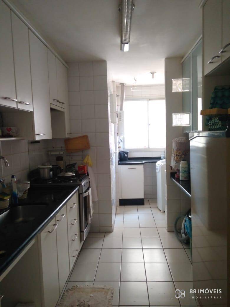 Apartamento para alugar com 3 quartos, 79m² - Foto 9