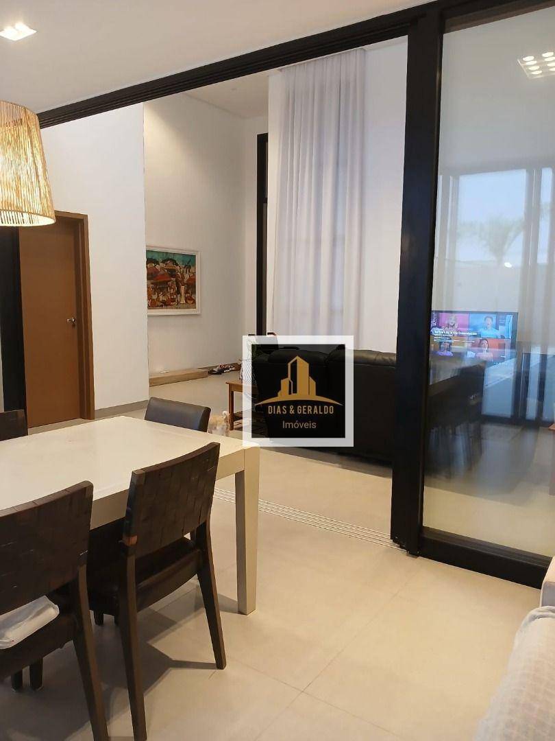 Casa de Condomínio à venda com 3 quartos, 250m² - Foto 10