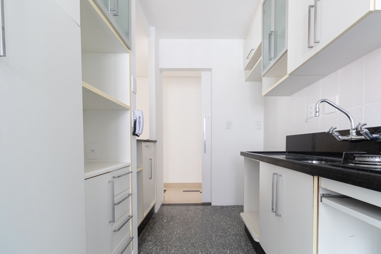 Apartamento à venda com 2 quartos, 65m² - Foto 17