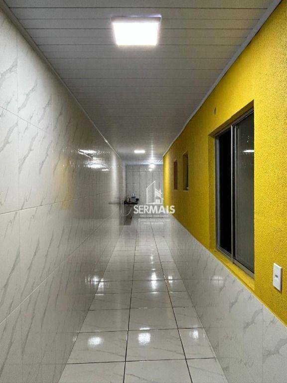 Casa à venda com 3 quartos, 100m² - Foto 4