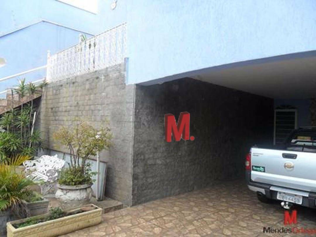 Casa à venda com 3 quartos, 271m² - Foto 2