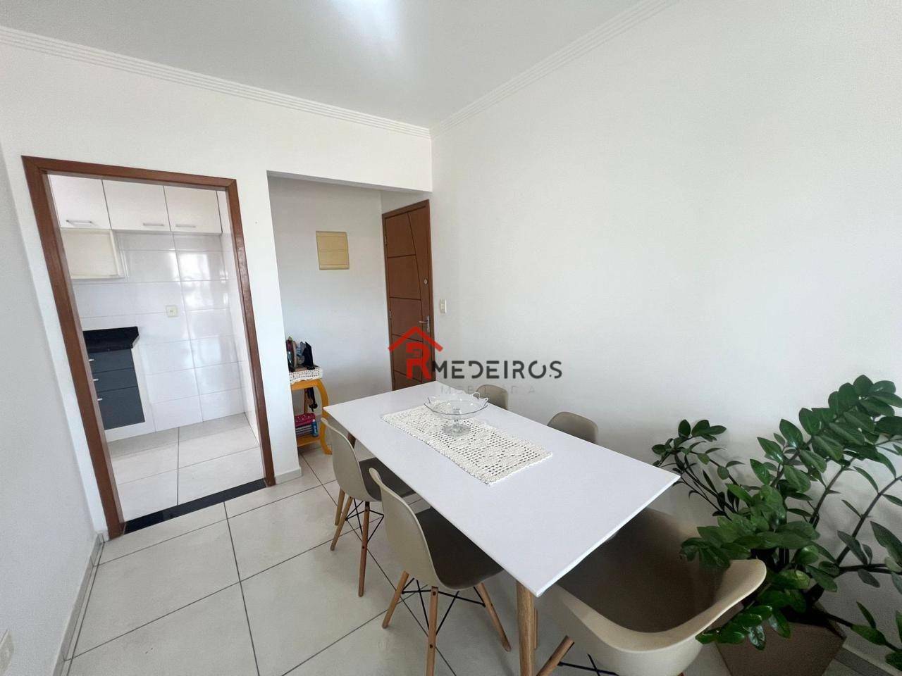 Apartamento à venda com 2 quartos, 60m² - Foto 2