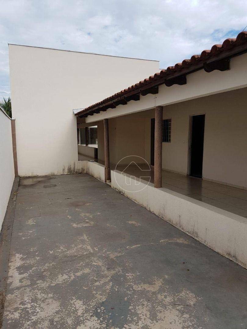 Casa à venda e aluguel com 3 quartos, 200m² - Foto 15