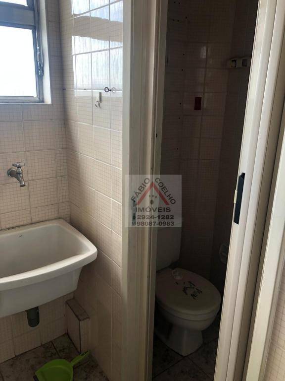 Apartamento à venda com 2 quartos, 64m² - Foto 6