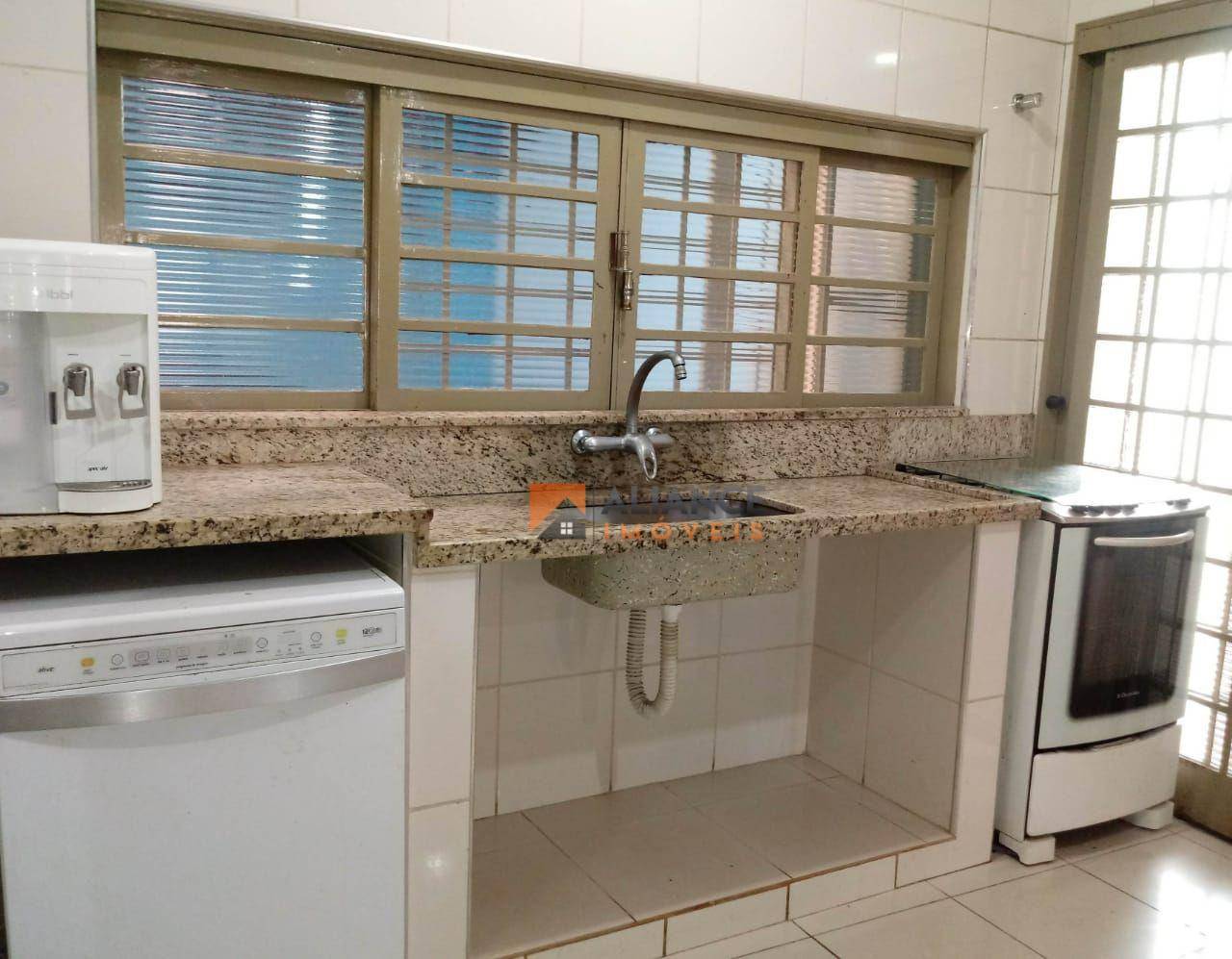 Chácara à venda com 3 quartos, 840M2 - Foto 10