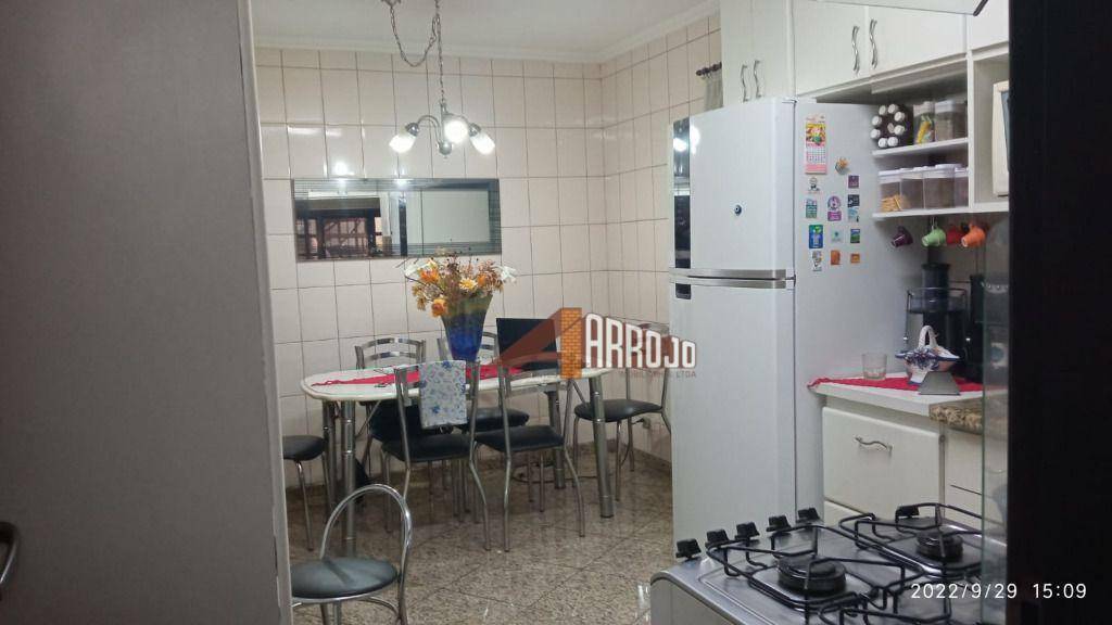 Sobrado à venda com 2 quartos, 236m² - Foto 5