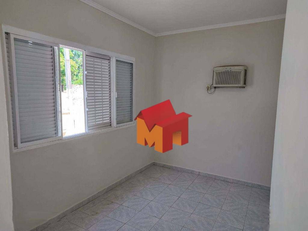 Casa à venda com 4 quartos, 150m² - Foto 2