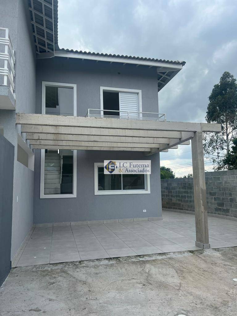 Casa à venda com 3 quartos, 94m² - Foto 1