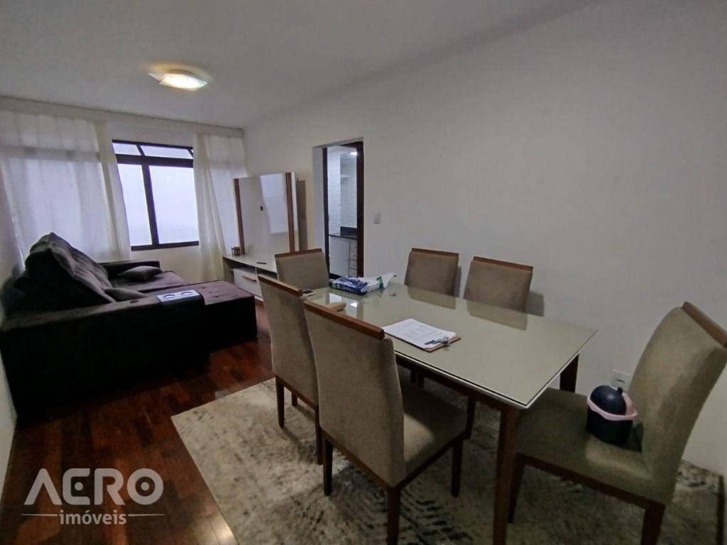 Apartamento para alugar com 2 quartos, 75m² - Foto 1