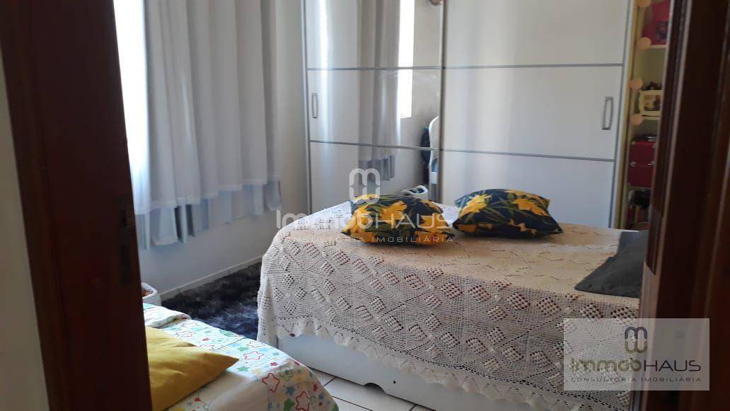 Apartamento à venda com 2 quartos, 80m² - Foto 1