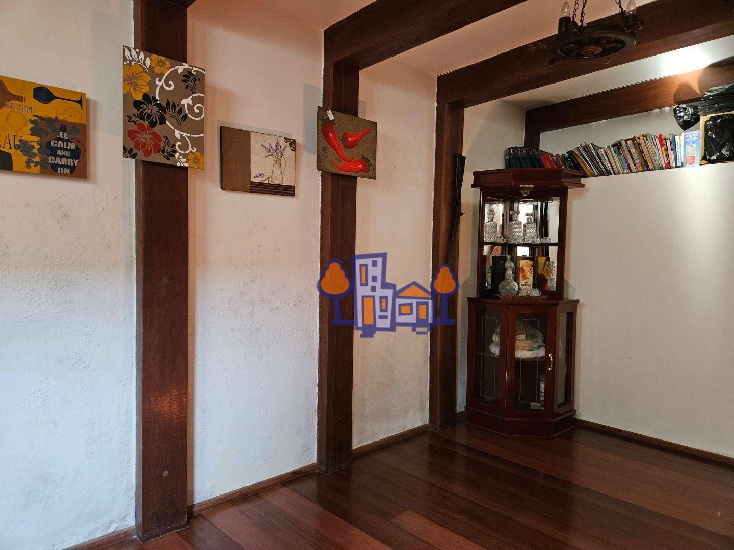 Casa de Condomínio à venda com 4 quartos, 315m² - Foto 5