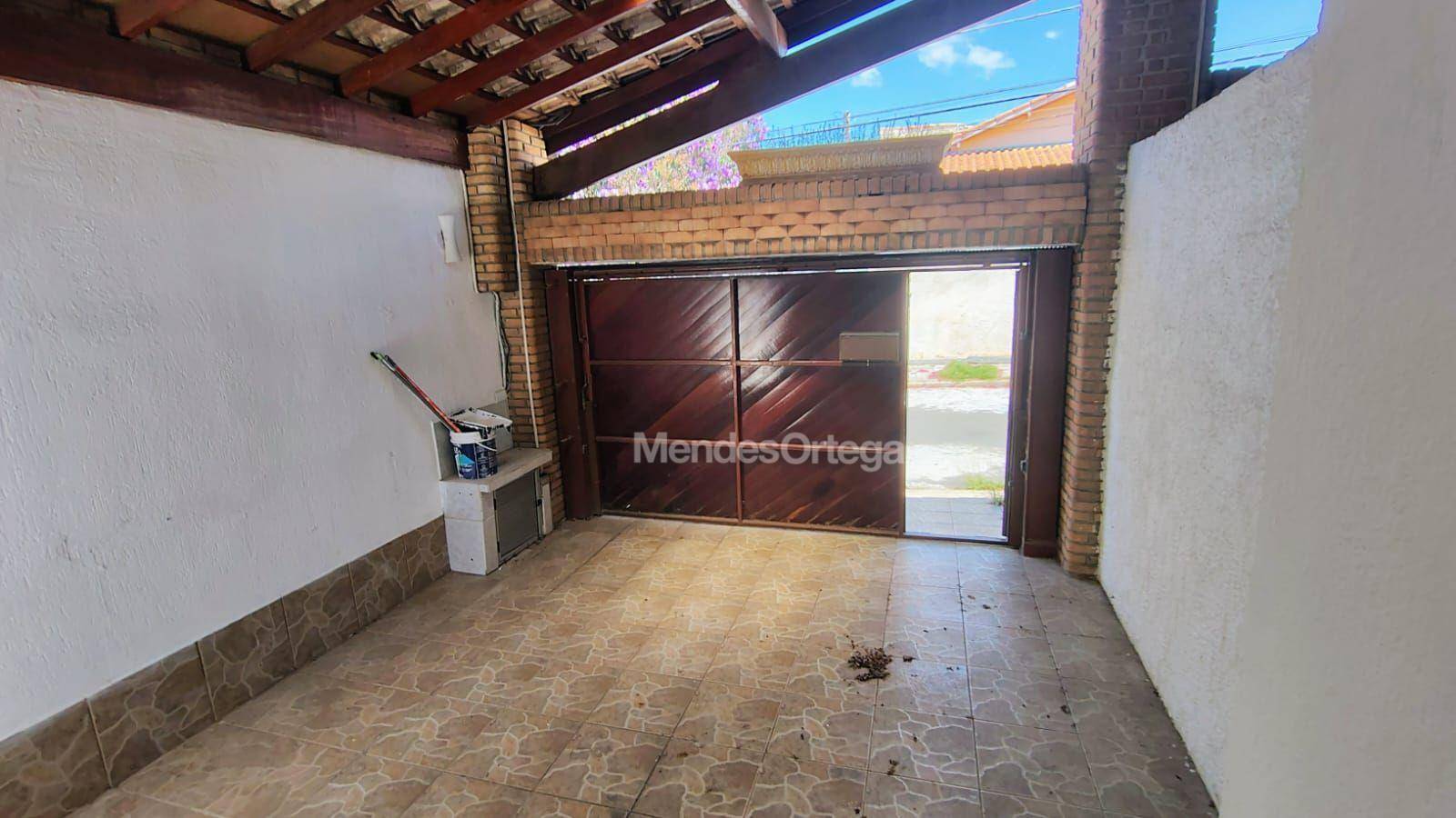 Casa, 5 quartos, 230 m² - Foto 3