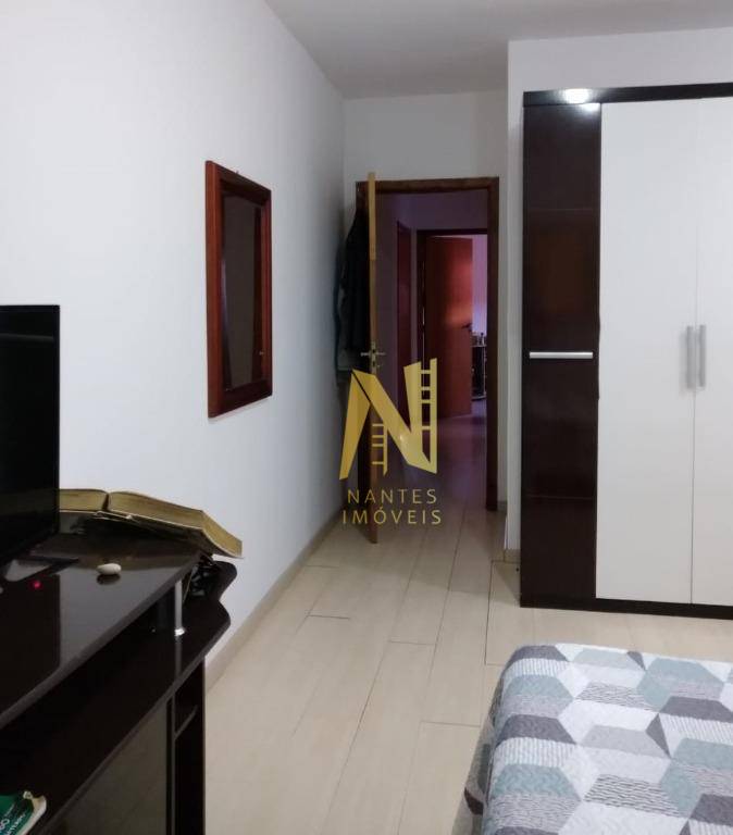 Casa à venda com 3 quartos, 210m² - Foto 17