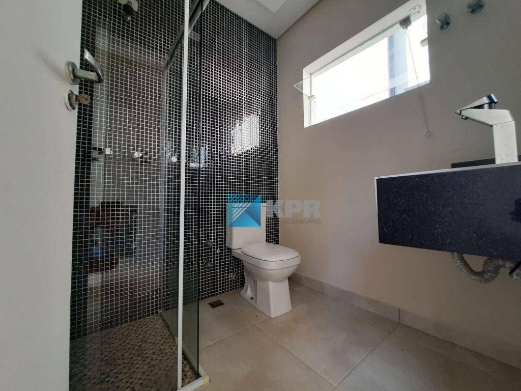 Casa de Condomínio à venda e aluguel com 4 quartos, 351m² - Foto 32