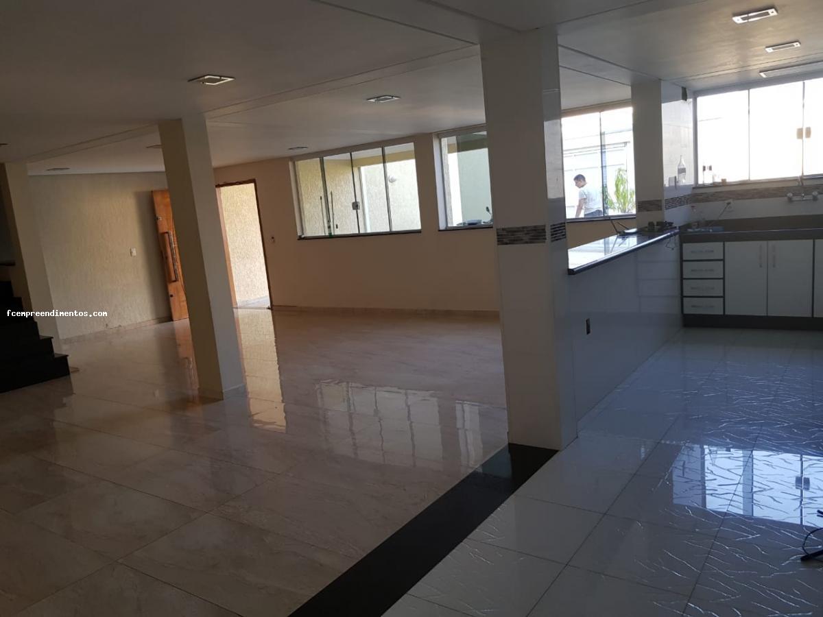 Casa à venda com 3 quartos, 450m² - Foto 4