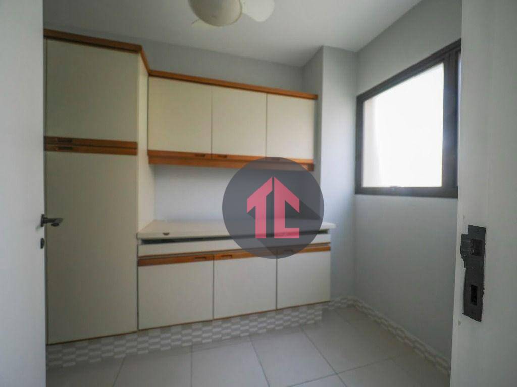 Apartamento à venda com 4 quartos, 246m² - Foto 11