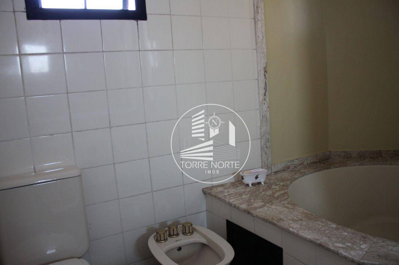 Apartamento à venda com 3 quartos, 198m² - Foto 22