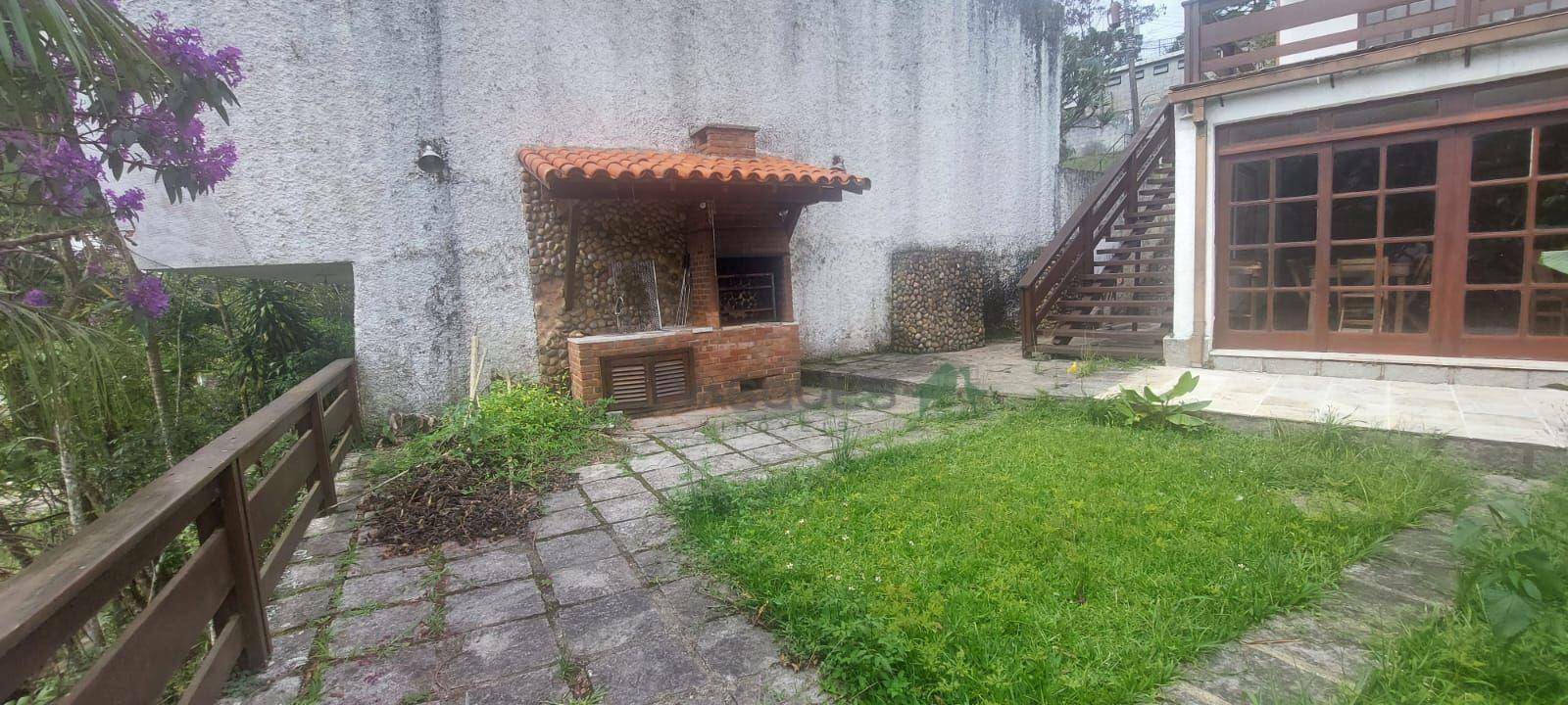 Casa de Condomínio à venda com 4 quartos, 330m² - Foto 2
